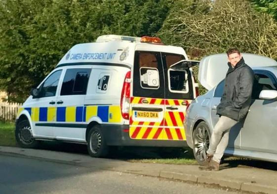 (Shock) BMW driver putting others before himself by blocking Police Speed Camera