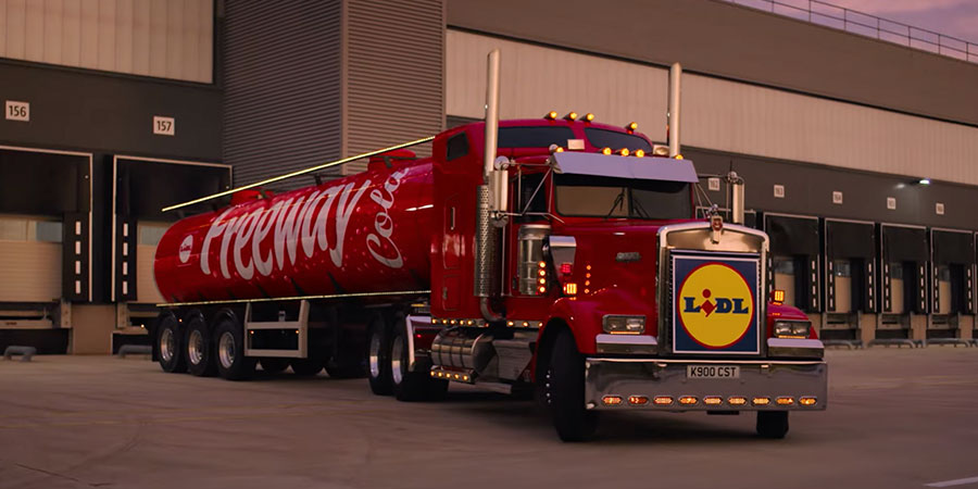 Lidl’s Christmas Truck Tour: Outshining Coca-Cola & Aldi with Festive Cheer & Prizes (locations & dates)